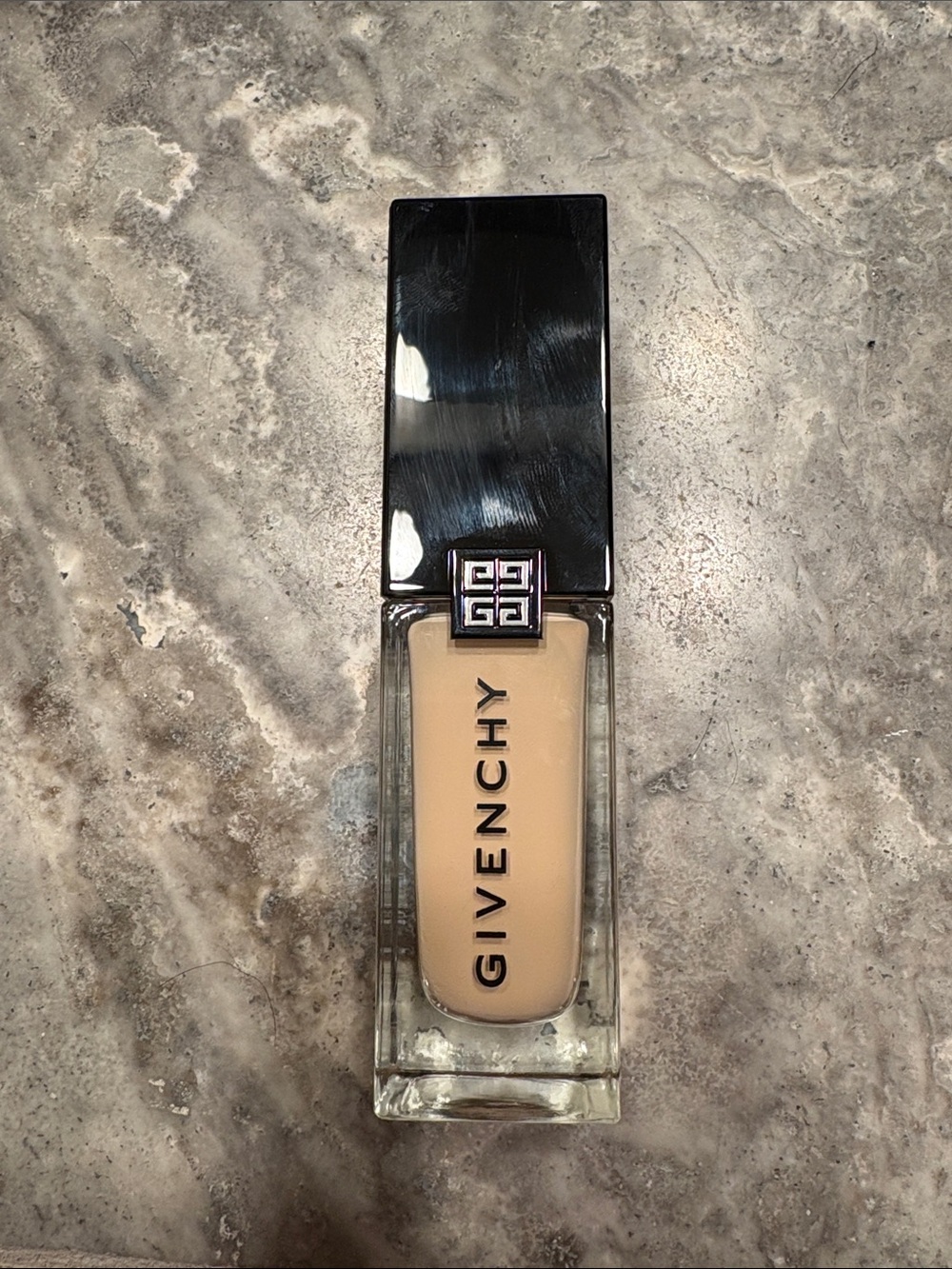 Givenchy Prisme Libre Skin-caring Glow Foundation - 1N